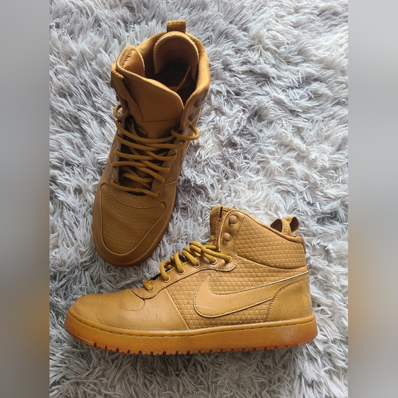 Men's Nike Court Borough MID Winter Wheat size 10 1/2 - Picture 2 of 4